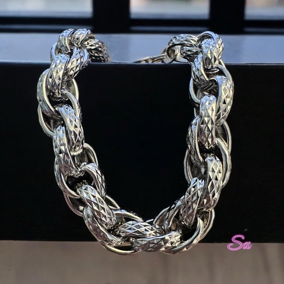 Sterling Silver 22MM Chain Link Bracelet heavy fit 8-9” no fade - Picture 1 of 6